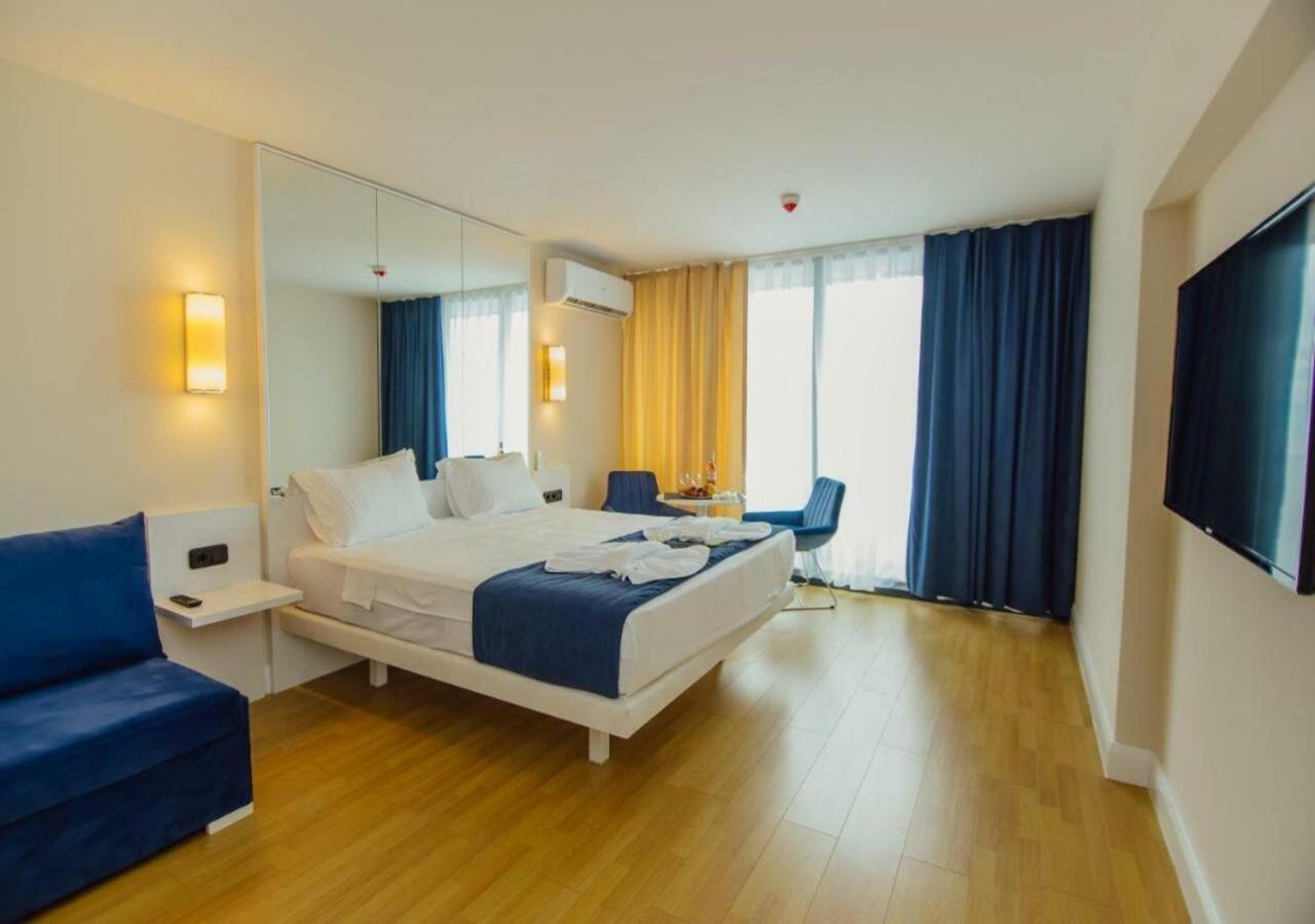 Aparthotel Orbi City Sea View 바투미 외부 사진
