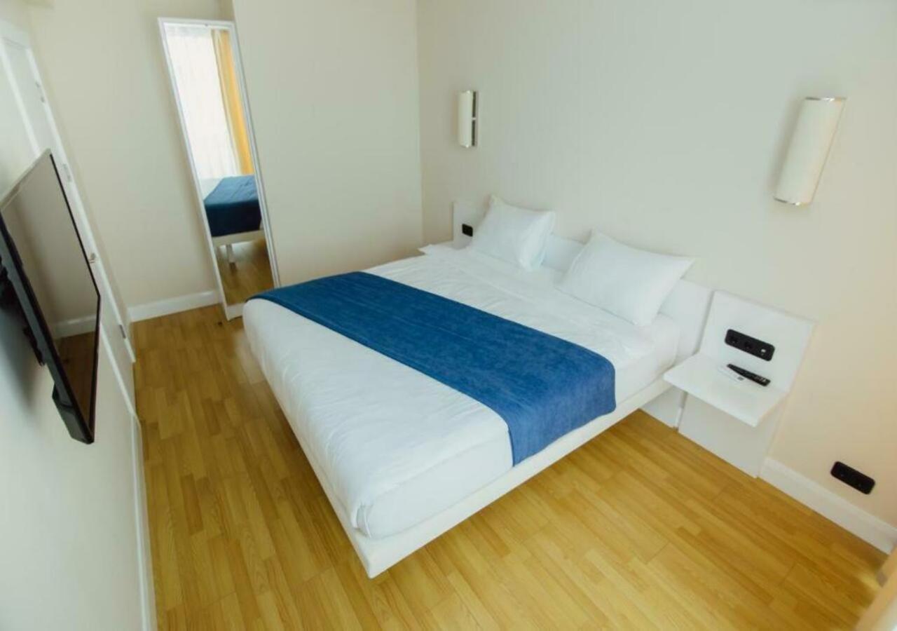 Aparthotel Orbi City Sea View 바투미 외부 사진