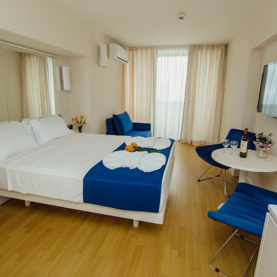 Aparthotel Orbi City Sea View 바투미 외부 사진